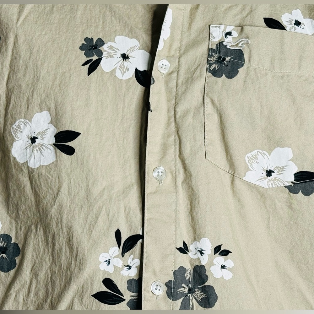 Hollister Floral Print Button Up Shirt - Picture 6 of 6